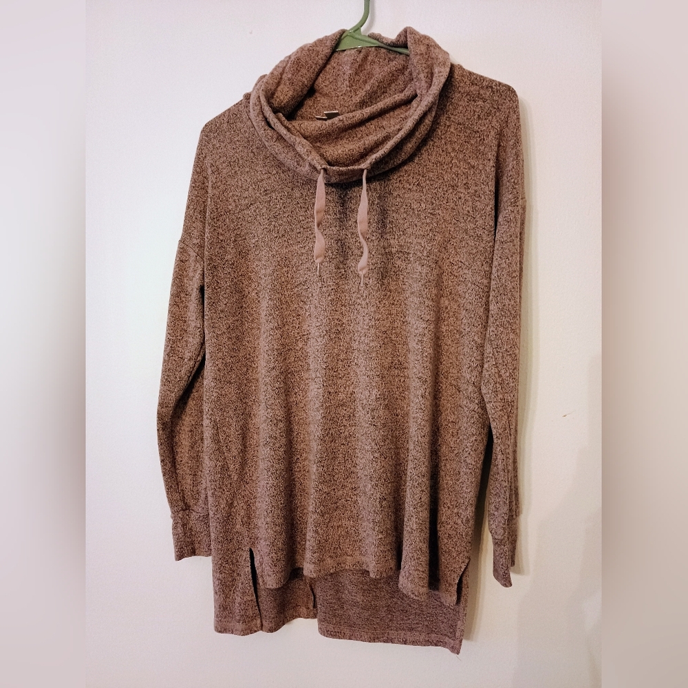 2 Maternity Tops, M - Picture 4 of 5
